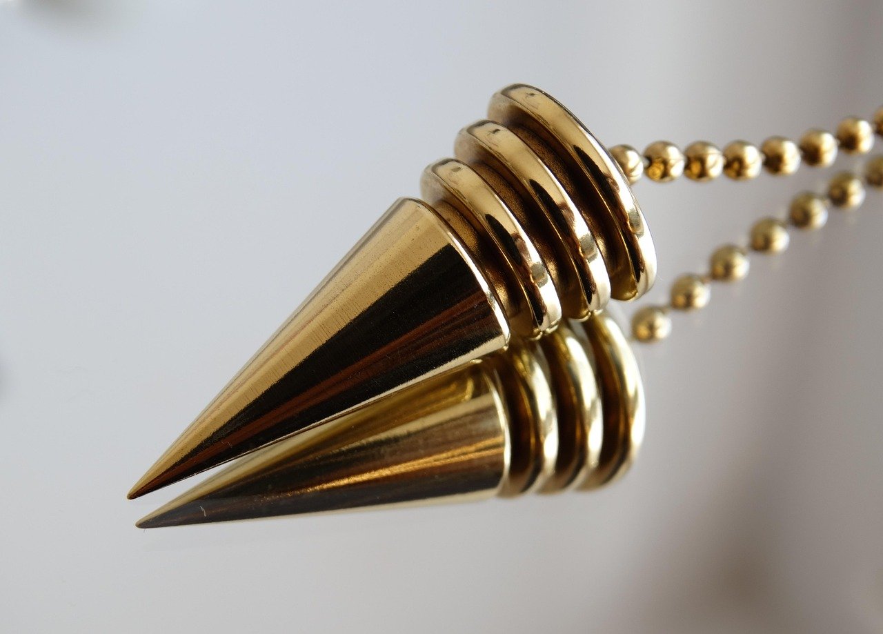 pendulum, gold pendulum, reflection, gold chain, chain, pendulum, pendulum, pendulum, pendulum, pendulum